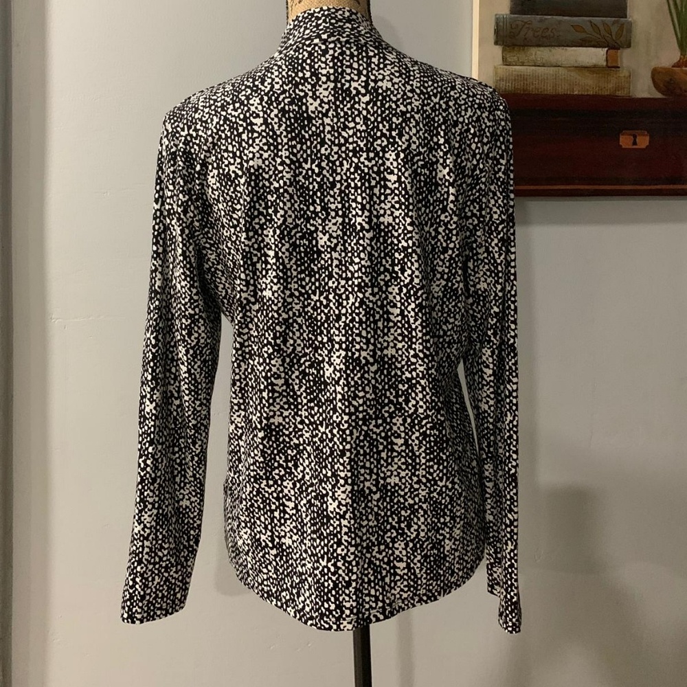 Talbots blouse 🦋 - Picture 4 of 6